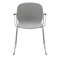 Staplingsbar stol Noor med armstöd, benstativ ljusgrå medar, helt sittskal av ljusgrå PP, filttassar och kopplingsbeslag