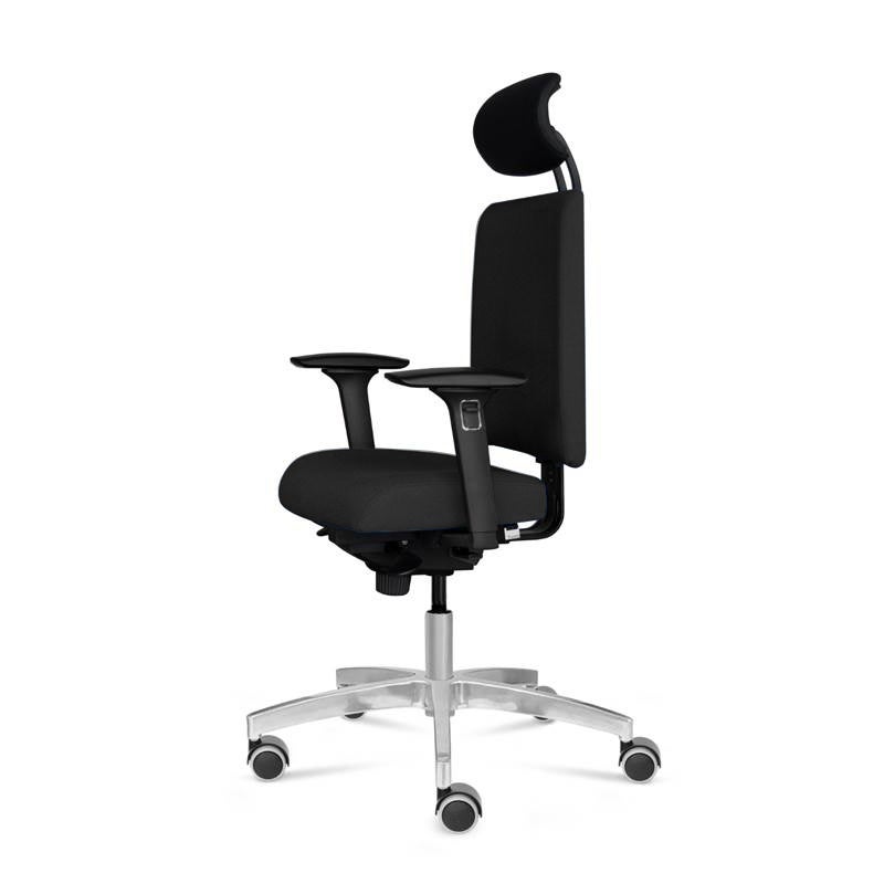 Arbetsstol Infra A, låg rygg, liten sits, 4D armstöd och nackstöd av konstläder, stor ställbarhet, tyg Select