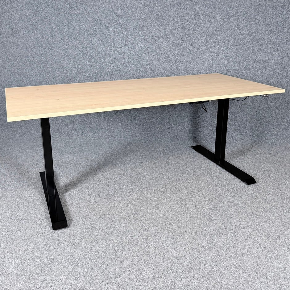 Höj- och sänkbart skrivbord, 1600 x 800 mm