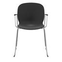 Staplingsbar stol Noor med armstöd, benstativ ljusgrå medar, helt sittskal av svart PP, filttassar