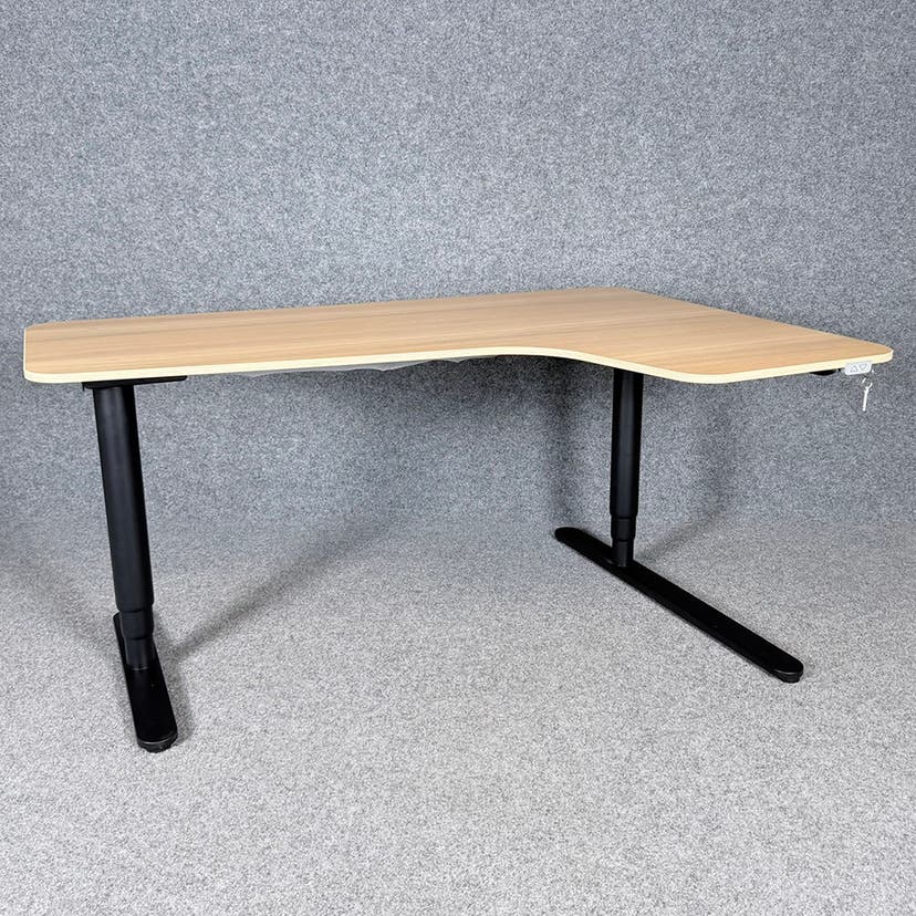 Höj- och sänkbart skrivbord IKEA Bekant, 1600 x 1000 mm