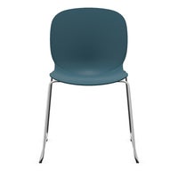 Staplingsbar stol Noor, benstativ ljusgrå medar, helt sittskal av mörkblå PP, filttassar och kopplingsbeslag