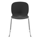 Staplingsbar stol Noor, benstativ ljusgrå medar, helt sittskal av svart PP, filttassar och kopplingsbeslag