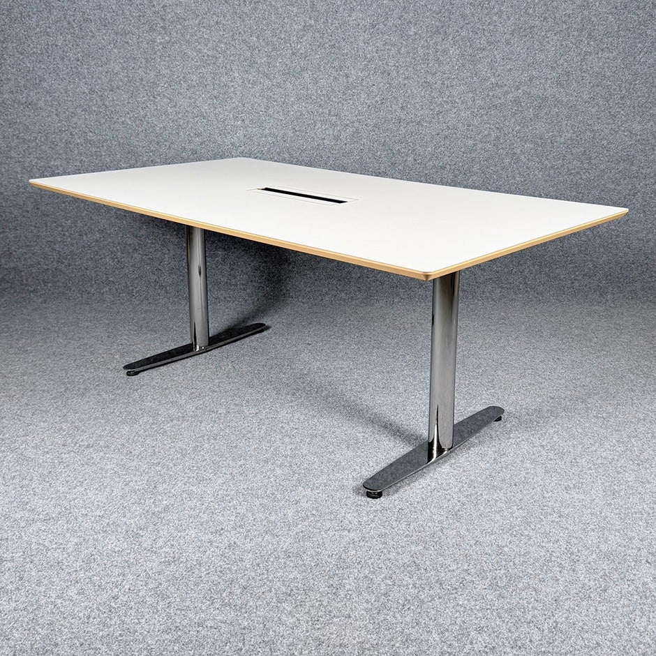 Konferensbord, kabelränna, 1800x1000 mm