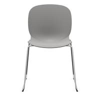 Staplingsbar stol Noor, benstativ ljusgrå medar, helt sittskal av ljusgrå PP, filttassar