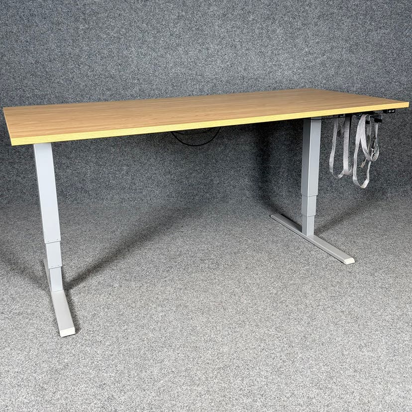Höj- och sänkbart skrivbord EFG, 1800 x 800 mm